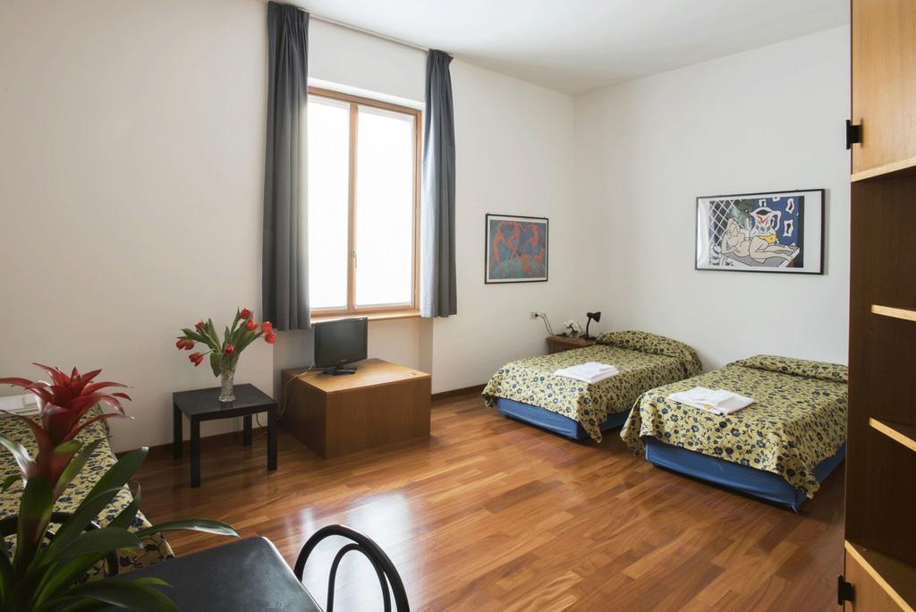 Residence Villa Odescalchi Milaan Buitenkant foto